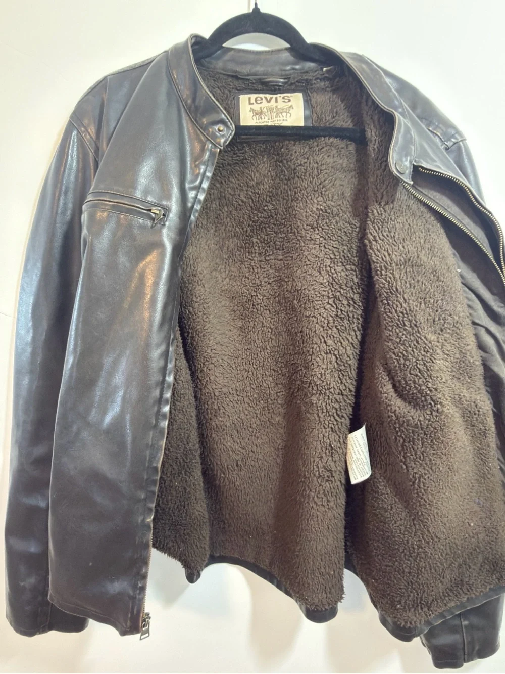 Vintage Levi's Men's Black Leather Jacket Faux Sherpa Lining Large pre-owned